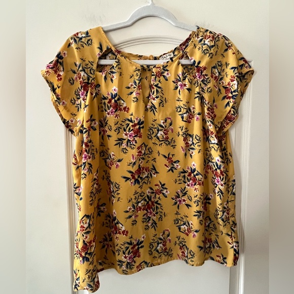 Lily White Tops - Lily White Yellow Floral Cut Out Blouse Women’s Size XL